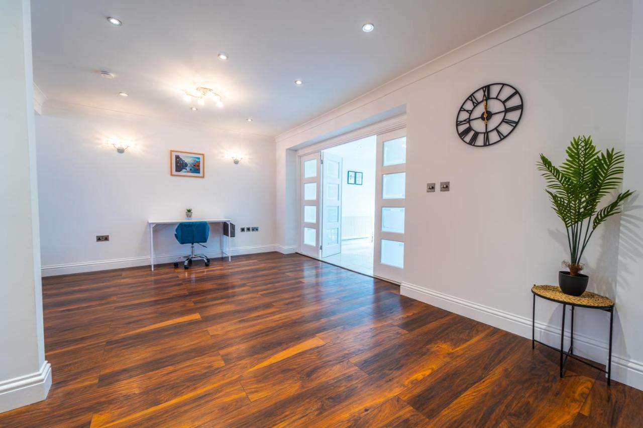 Modern Spacious 4 Bed Hayes Home With Free Parking Exterior foto
